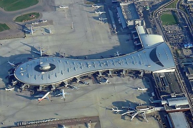 Vnukovo Havalimanı’nda uçuşlar gecikmeli yapılıyor