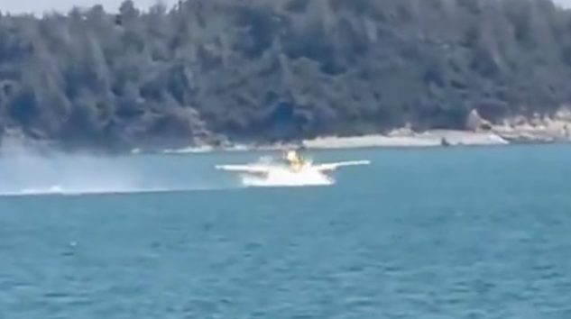 Adana’da yangın söndürme uçağı Seyhan Barajı’na düştü