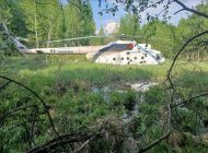 Rusya Tomsk bölgesinde Mi-8 helikopter tarlaya indi