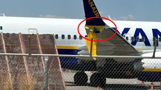 Ryanair uçağı Londra’da çitlere çarptı