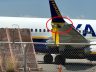 Ryanair uçağı Londra’da çitlere çarptı