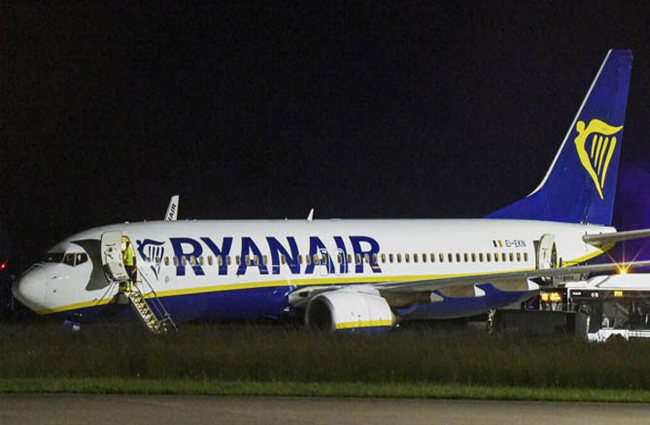 Ryanair uçağı türbülansa girdi acil indi