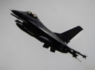 Ukrayna’da F-16 savaş uçağı düştü