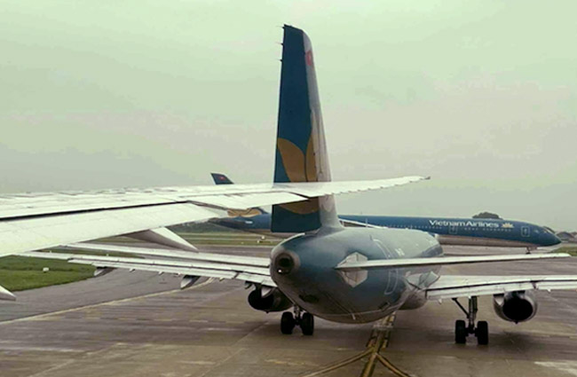 Vietnam’da B787 a321’in kuyruğuna çarptı