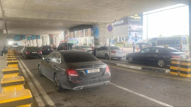 Ercan’da taksicilerin işgali devam ediyor
