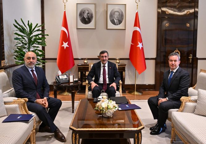 AJet Genel Müdürü Sarp, Yılmaz’ı ziyaret etti
