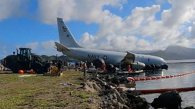 Pistten çıkan P-8A Poseidon hurdaya çıktı