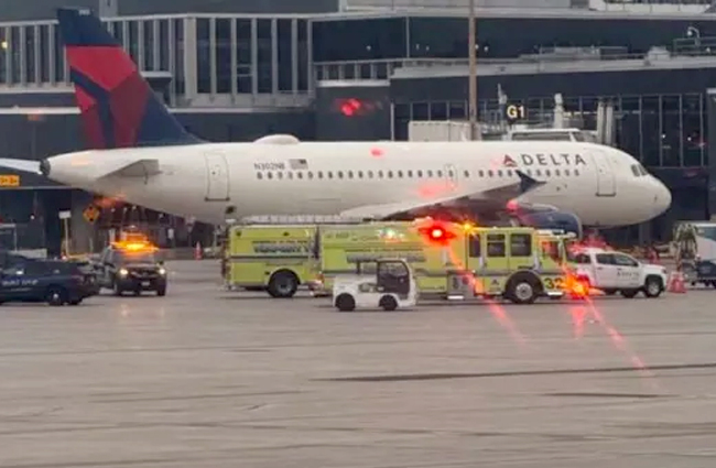 Delta uçağı türbülansa girdi, 25 yolcu hastanelik oldu