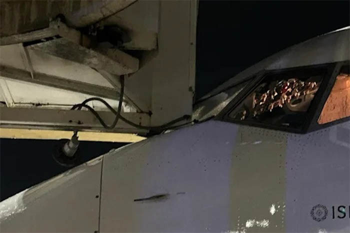 Fiji Airways uçağı körüğe çarptı kokpit camı kırıldı