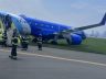 JetBlue’ya ait uçak taksi yaparken pistten çıktı