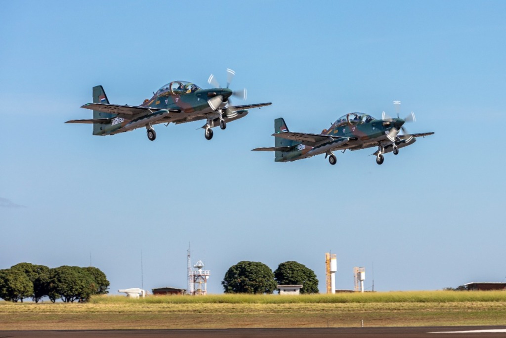 Paraguay 4 adet A-29 Super Tucano’yu filosuna kattı