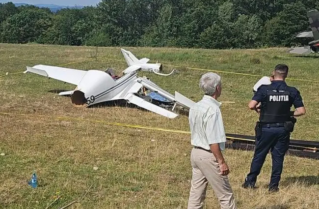 Romanya Orastie’de ultralight tipi uçak düştü