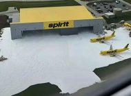 Spirit Airlines hangarını köpük bastı