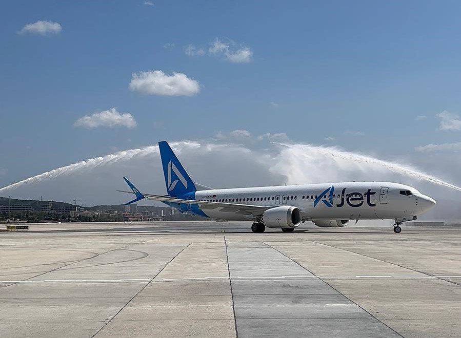Ajet’in yeni B737-8 MAX’ı İSG’ye indi