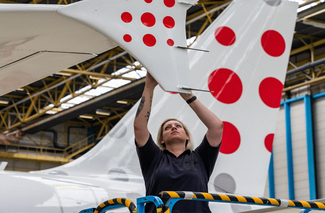 Brüksel Havayolları kadın teknisyeni 20. yılını kutladı