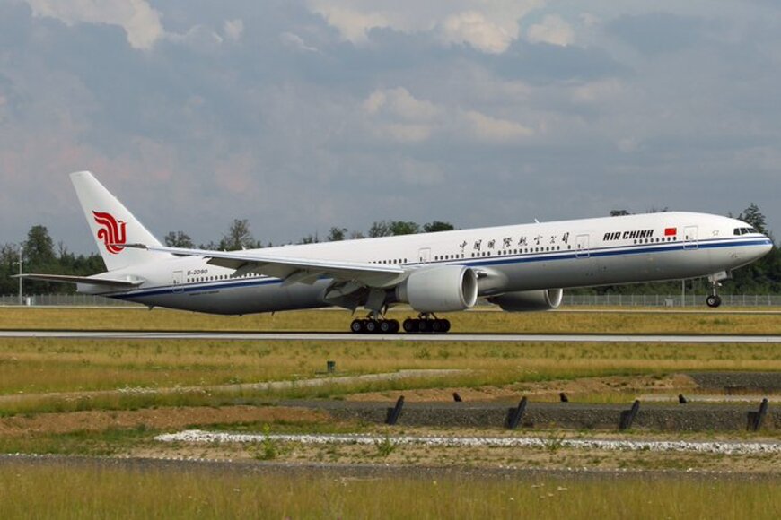 Air China’nın B777-300ER uçağı Sibirya’ya acil indi