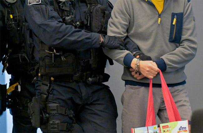 Almanya iki Çin’liyi casus iddiasıyla yargılamaya başladı