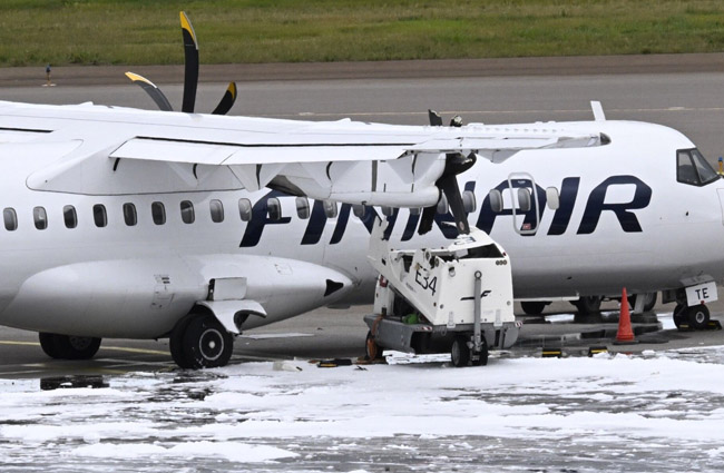 Helsinki’de ATR72-500 apron aracına çarptı