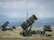 Hollanda Ukrayna’ya iki yardım paketini teslim ediyor