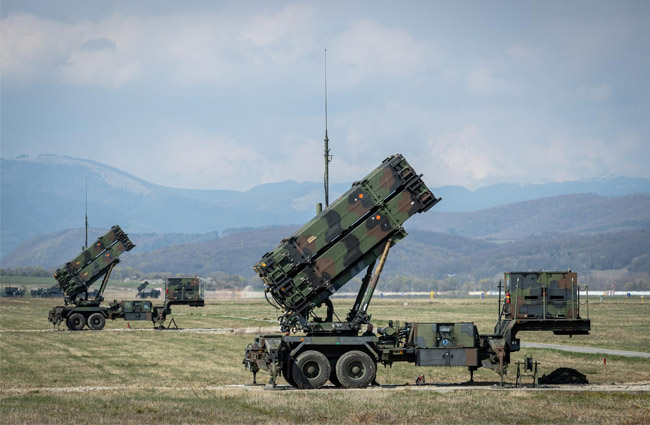 Hollanda Ukrayna’ya iki yardım paketini teslim ediyor