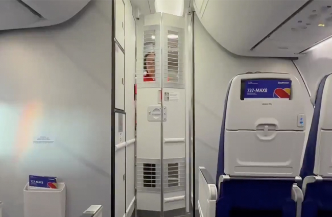 Southwest Airlines kokpite ikinci güvenlik bariyeri ekledi