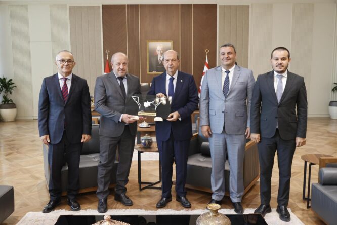 Kıbrıs Bilişim ve Teknoloji Derneği’nden Tatar’a ziyaret