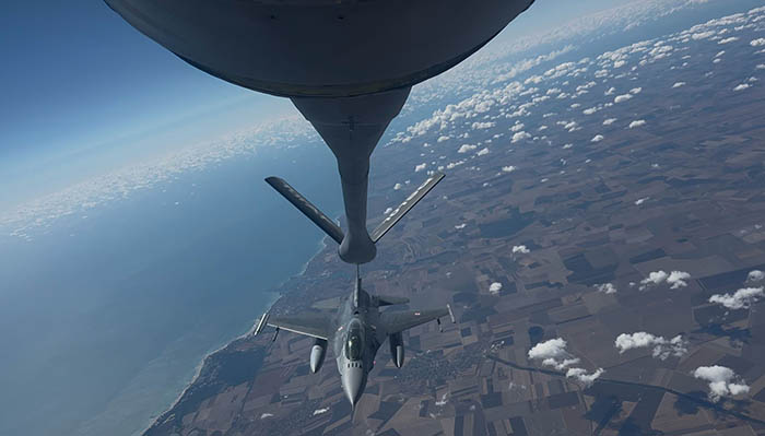 Türk F-16 ve KC-136 NATO görevinde