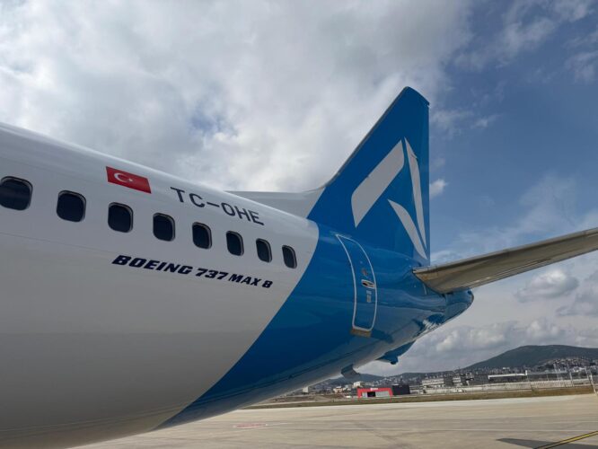 AJet’in 5. Boeing 737-8 MAX uçağını teslim aldı