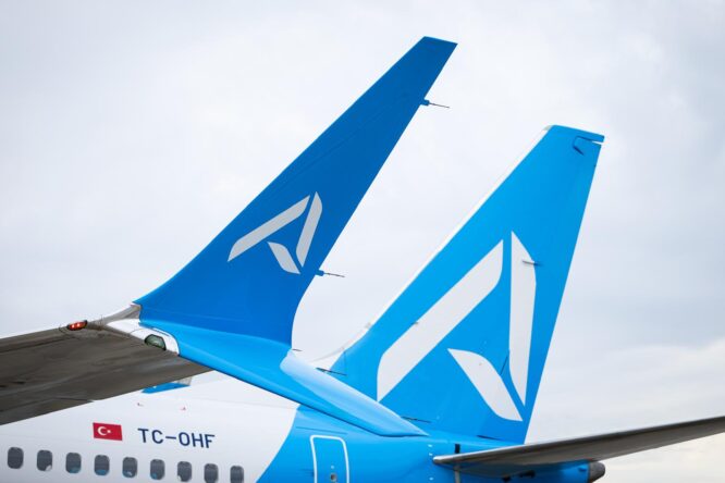 AJet 42 seferini iptal etti