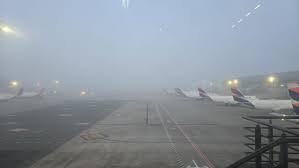 Sis Bogota’da uçuşları durdurdu