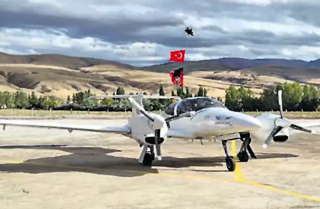 84 yıl sonra Divriği Havaalanı’na ilk uçak indi