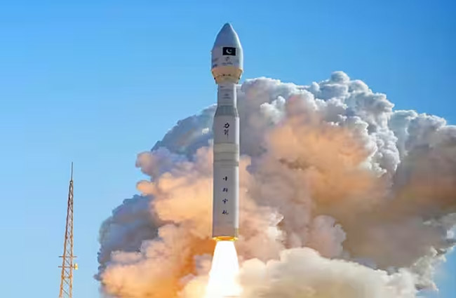 Pakistan ilk hiperspektral uydusu HS-1’i uzaya gönderdi