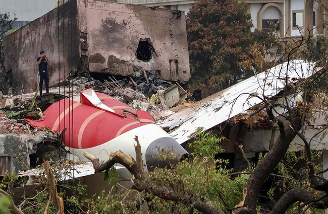 Hindistan’daki B787 kazasının ön inceleme raporu açıklandı