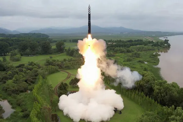 Kuzey Kore yeni balistik füze denedi