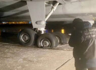 IL-96-400T Yakutsk Havalimanı’na inişte lastiğini patlattı