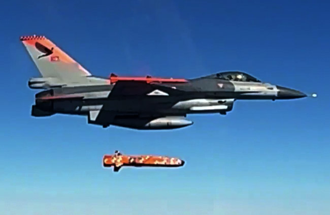 SOM-J seyir füzesi atış testini başarıyla tamamladı