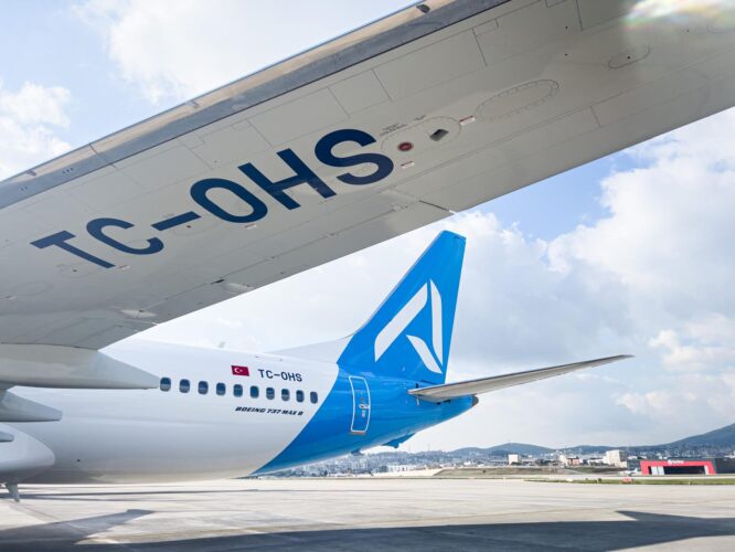 AJet filosuna 2 yeni uçak daha katıldı