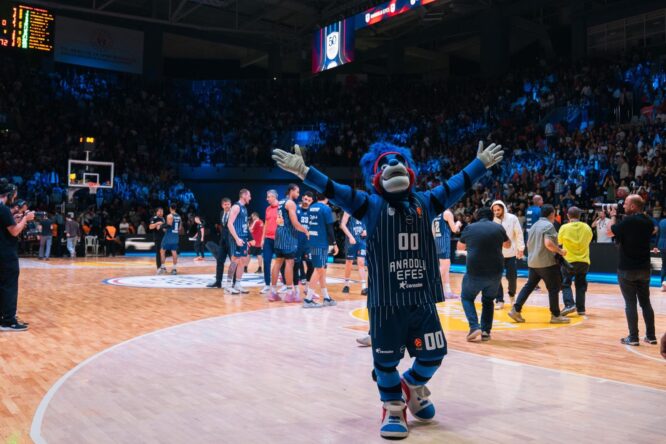 Corendon derbi maçına ev sahipliği yaptı