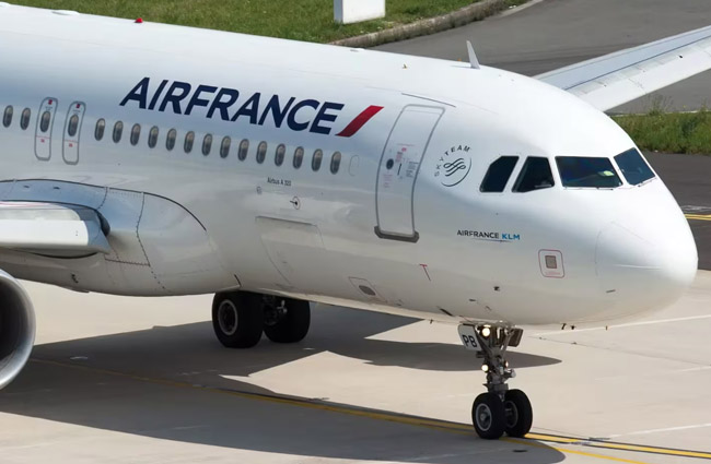 Fransa’da 6 bin uçak geçici olarak yere indiriliyor