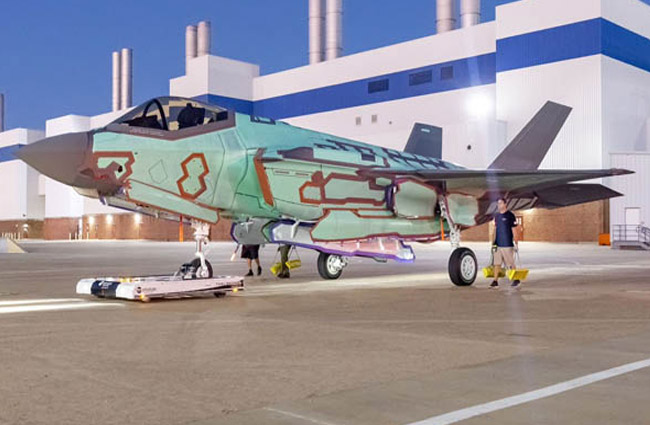 Finlandiya’nın ilk F-35 uçağı görüntülendi