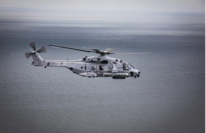Airbus, Alman Donanması’na ilk NH90 Sea Tiger’ı teslim etti