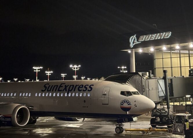 SunExpress, iki yeni Boeing 737-8 uçağını teslim aldı