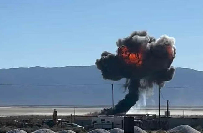 Thunderbirds ekibinin F-16 uçağı düştü