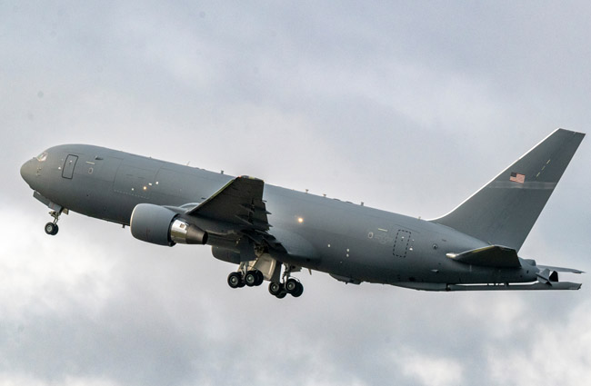 ABD Hava Kuvvetleri 100. KC-464 Pegasus uçağını teslim aldı