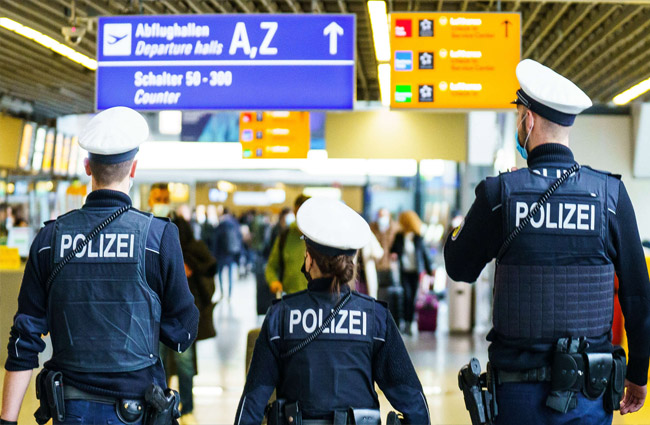 Rusya Almanya’ya giden vatandaşlarını uyardı