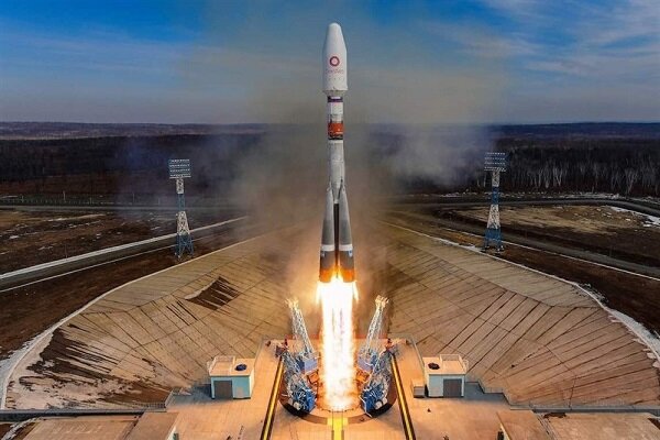 Rusya İran’ın üç haberleşme uydusunu uzaya gönderdi