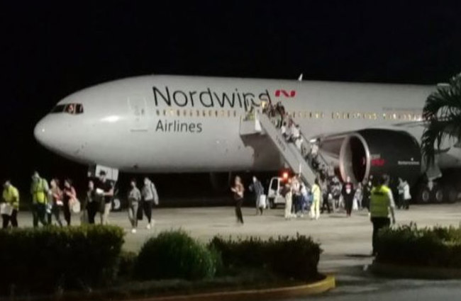 Rus turistlerin uçağı rotasını Küba’ya çevirdi