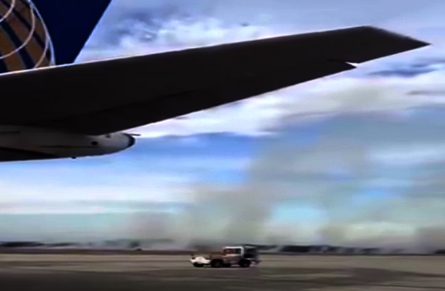 United Airlines uçağını motor arızası geri döndürdü