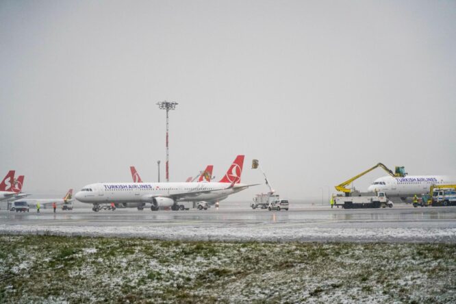 İGA İstanbul Havalimanı’nda pistteki kar miktarı ‘anlık’ takip ediliyor