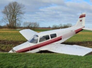 Almanya’da PA-28 tarlaya acil indi